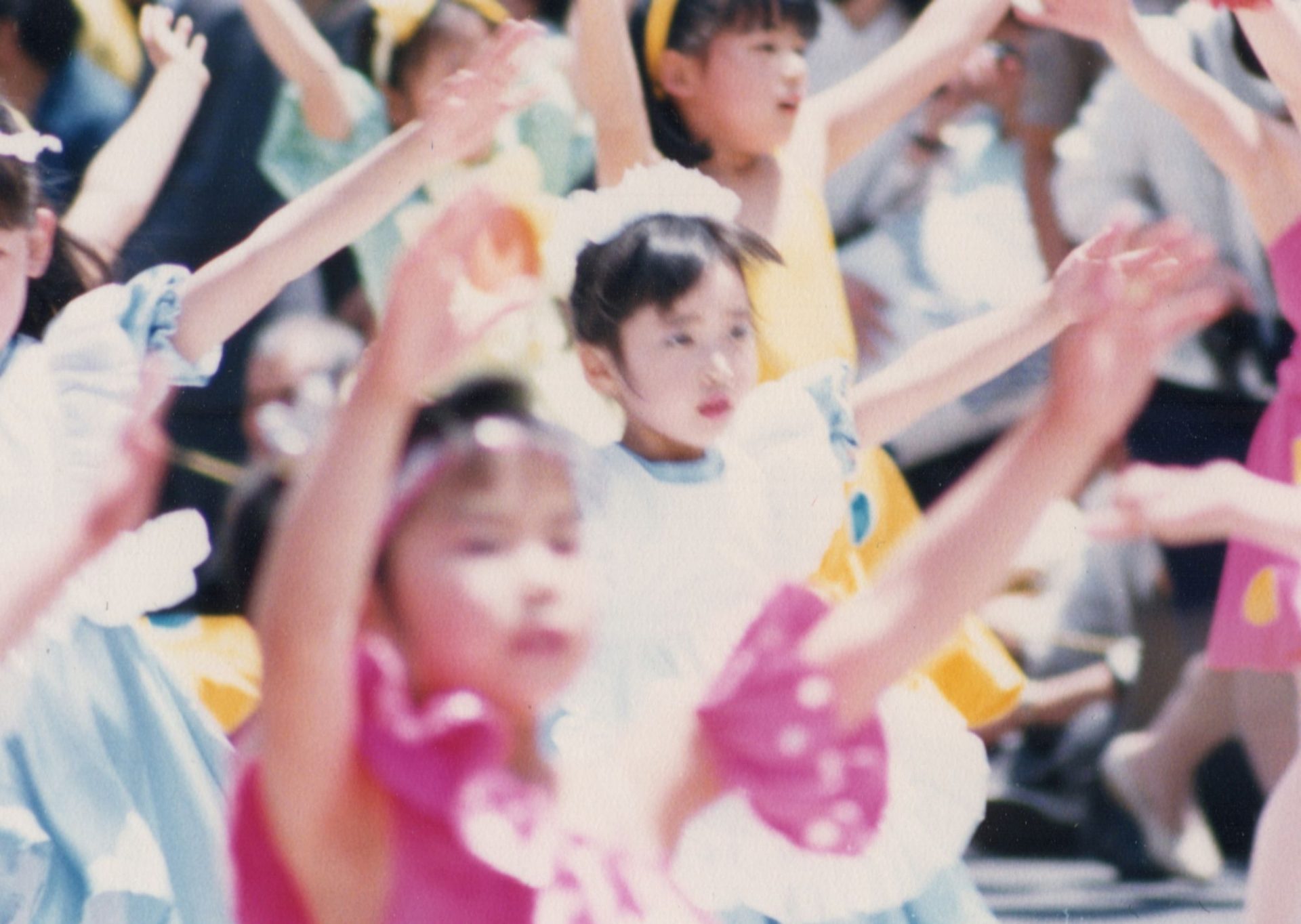 現代美術家 荒神明香が忘れないようにしてきた「直感」と