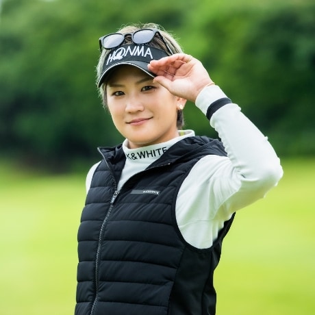 成田美寿々プロ インタビュー | BLACK & WHITE SPORTSWEAR - ゴルフ