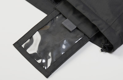 左身頃裏パスケースホルダー